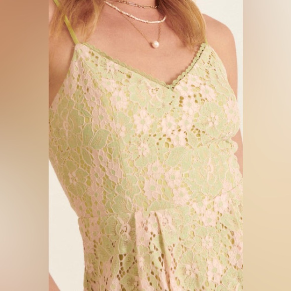 Promesa Floral Lace Midi Dress size small